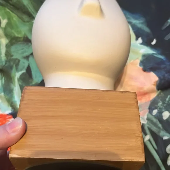 IKEA Bisque Nagon Head Sculpture - Picture 13 of 16